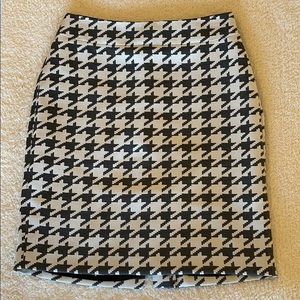 Banana Republic houndstooth pencil skirt